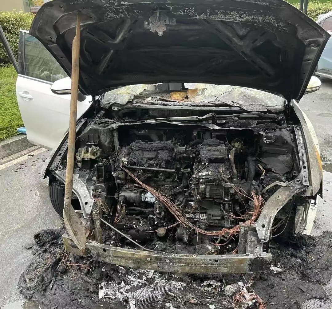 比亚迪自燃？车主爆料，称售后愿退购车款