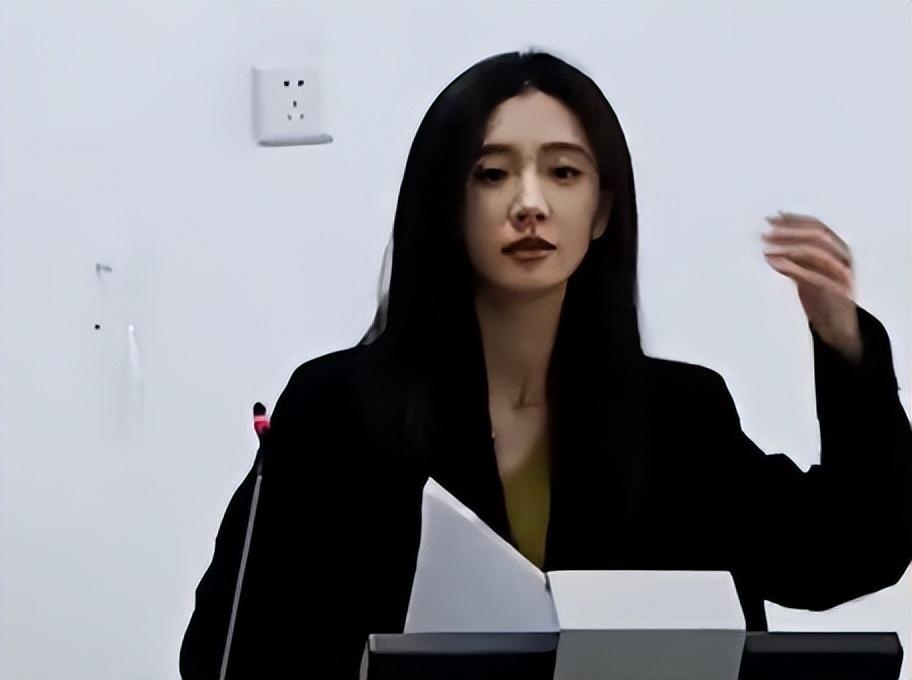 大学生志在做一名教师，为莘莘学子铺路