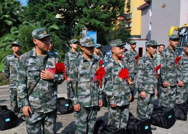 参军绝非儿戏，一00后拒绝继续履行兵役义务受处罚